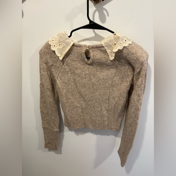 EUC- ASTR THE LABEL -Flo­ral Eye­let Col­lar Sweater - Picture 6 of 6